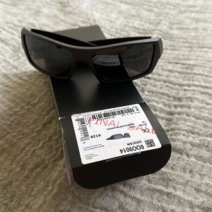 MENS OAKLEY SUNGLASSES
